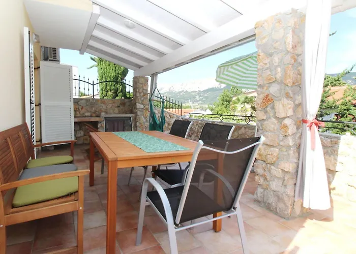 Apartament In Mit Eigener Terrasse By Interhome
