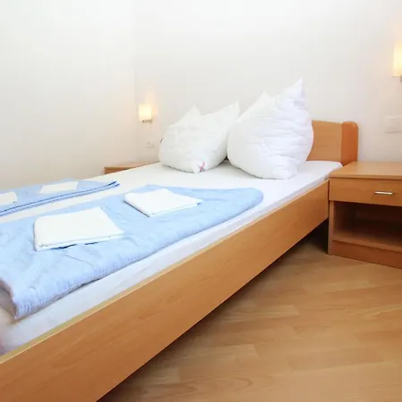 شقة In Mit Eigener Terrasse By Interhome باشْكا