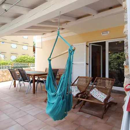 In Mit Eigener Terrasse By Interhome شقة *